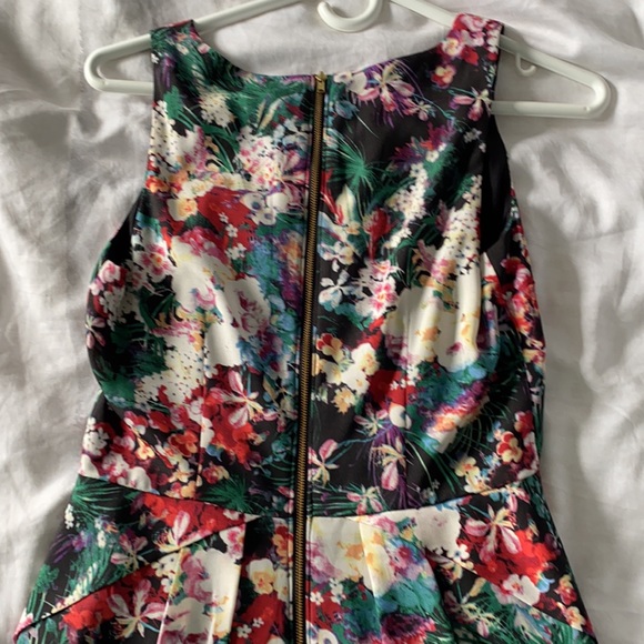 Floral Print Dress - Picture 6 of 9